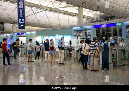 Lantau, Hong Kong - 18 Settembre 2019 : Partenze Porta L'Aeroporto Internazionale Di Hong Kong Foto Stock