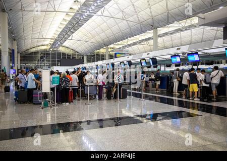 Lantau, Hong Kong - 18 settembre 2019 : pannello di informazioni sulla partenza Degli Aerei all'aeroporto internazionale di Hong Kong Foto Stock