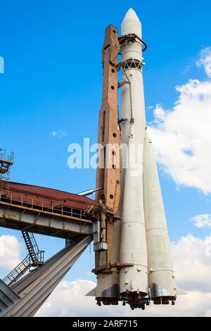 Il primo spazio sovietica Monumento a razzo a Mosca Foto Stock