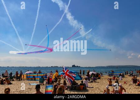 Si prende sulla spiaggia di Boscombe, vicino a Bournemouth, Dorset sulla Costa Sud del Regno Unito. Foto Stock