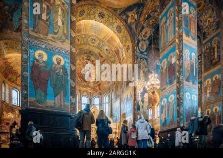 Interno della Chiesa del Salvatore sul sangue versato (Chiesa della Resurrezione), Patrimonio dell'Umanità dell'UNESCO, San Pietroburgo, Oblast di Leningrado, Russia Foto Stock