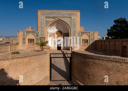 Facciata del Santuario di Mawlana Abdur Rahman Jami, il più grande poeta del 15th secolo di Herat, Herat, Afghanistan, Asia Foto Stock