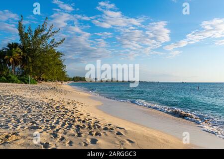 Governors Beach, Parte Di Seven Mile Beach, Grand Cayman, Isole Cayman, Caraibi, America Centrale Foto Stock