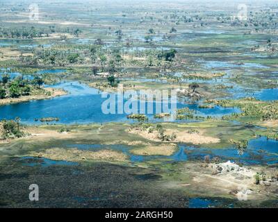 Veduta aerea del Delta dell'Okavango durante le condizioni di siccità all'inizio della caduta, Botswana, Africa Foto Stock