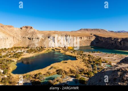 Vista sui laghi blu profondo del Parco Nazionale Band-e-Amir, Afghanistan, Asia Foto Stock