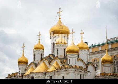 I Campanili Della Cattedrale Dell'Annunciazione, Il Cremlino, Sito Patrimonio Dell'Umanità Dell'Unesco, Mosca, Mosca, Oblast Di Mosca, Russia, Europa Foto Stock