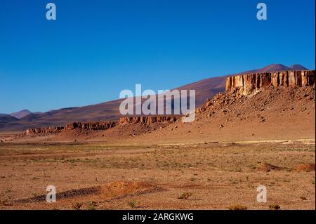 Paesaggio sulla Ruta 51 vicino al confine con il Cile a Paso Sico, Argentina Foto Stock