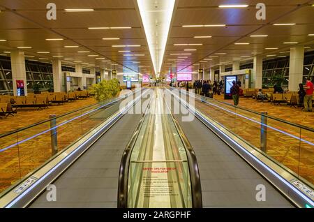 All'interno dell'aeroporto internazionale Indira Gandhi ristrutturato Foto Stock