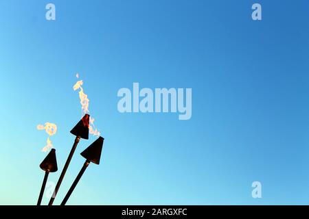 Fiamme nel cielo a Honolulu Foto Stock