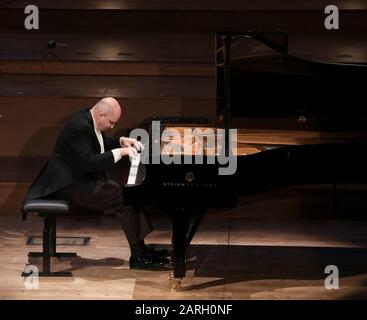 EMILE NAOUMOFF CONCERTO SALLE GAVEAU Foto Stock