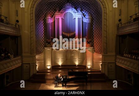 EMILE NAOUMOFF CONCERTO SALLE GAVEAU Foto Stock