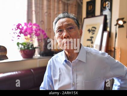 Guangzhou, Cina Guangdong Province. 28th Gen 2020. Il famoso scienziato respiratorio cinese Zhong Nanshan riceve un'intervista con Xinhua a Guangzhou, nella provincia del Guangdong della Cina meridionale, 28 gennaio 2020. Credit: Liu Dawei/Xinhua/Alamy Live News Foto Stock