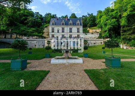 Francia, Indre et Loire, Valle della Loira elencati come Patrimonio Mondiale dall'UNESCO, Amboise, Chateau-Gaillard Royal dominio parco e giardini, castello e Jardi Foto Stock