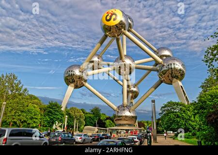 Atomium di Bruxelles, eretto per il 1958 Bruxelles Fiera Mondiale, Belgio. Foto Stock