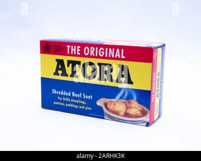 UK, Jan 2020: Atora shredded beef suet pack su sfondo bianco studio Foto Stock