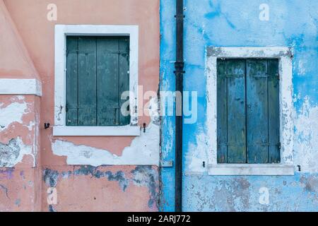 Le case colorate di Burano, Laguna di Venezia, Venezia Italia Foto Stock