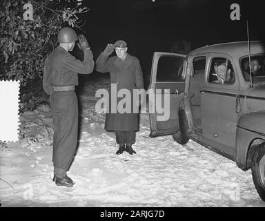 Ascensori organizzati per soldati e marinai Data: 14 gennaio 1955 Parole Chiave: HIFTS, Marinai, Soldati Foto Stock