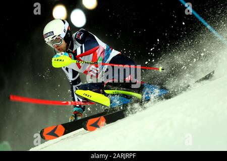 Schladming, Austria. 28th Gen 2020. Dave Ryding della Gran Bretagna corre lungo il corso durante la gara di Slalom della Coppa del mondo di sci alpino di Audi FIS il 28 gennaio 2020 a Schladming, in Austria. Credit: Agenzia Fotografica Sportiva Europea/Alamy Live News Foto Stock