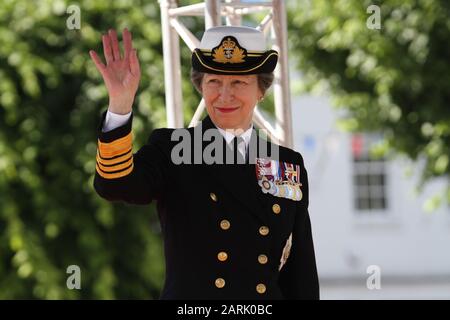 HRH The Princess Royal, Principessa Anna che partecipa all'evento della Giornata Nazionale delle Forze Armate del 2019 a Salisbury. Le Frecce rosse seguirono una sfilata di forze armate intorno a Salisbury. Foto Stock