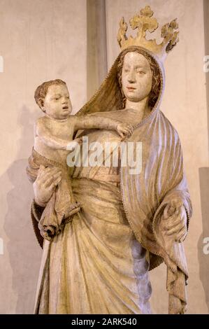 La Madonna Sonntagberg. C. 1630. Pioppo, terra originale, residui di policromia. Dal Maestro Viennese di San Michele. Foto Stock