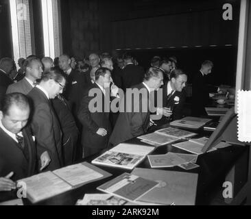 Sua altezza reale Principe Bernhard nominato Patrono World Broadcasting Data: 12 ottobre 1955 Nome personale: Bernhard, Prince Nome istituzione: World Domain Foto Stock