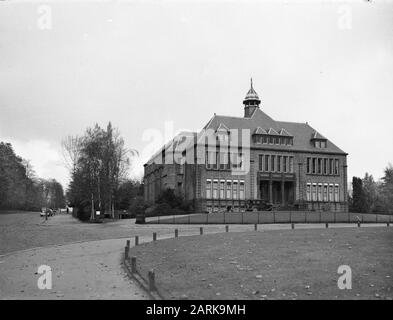 Sede della Nederlandsche Heidemaatschappij presso la Apeldoornseweg di Arnhem Annotazione: L'ufficio (1912-1913) è un progetto dell'architetto K.P.C. de Basel Datat : Undata luogo: Arnhem, Gelderland Parole Chiave: Uffici Foto Stock