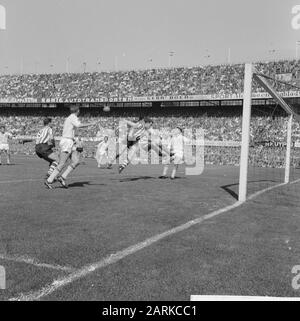 Sparta contro Feyenoord 3-0. Momenti di gioco Data: 27 agosto 1961 Parole Chiave: Sport, calcio Nome istituto: Feyenoord Foto Stock