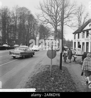 Principessa di matrimonio Irene e principe Carlos. Bush al palazzo Soestdijk Data: 7 febbraio 1964 Località: Soestdijk, Utrecht Parole Chiave: Casa reale, pubblico, traffico Foto Stock