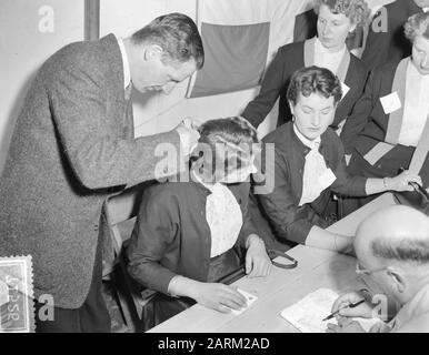 International Gemini Congress At Oirschot Data: 22 Maggio 1955 Località: Oirschot Parole Chiave: Congressi, Gemelli Foto Stock