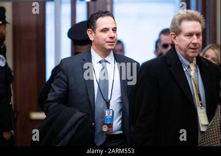 Washington, Stati Uniti. 28th Gen 2020. Tony Sayegh arriva per il processo di impeachment del Senato a Washington, DC. Credit: Sopa Images Limited/Alamy Live News Foto Stock