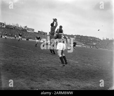 Sparta contro RapidJC 0-0, momento di gioco con il portiere Jacobs e MID per Daniels Data: 12 aprile 1959 Parole Chiave: Sport, calcio Foto Stock