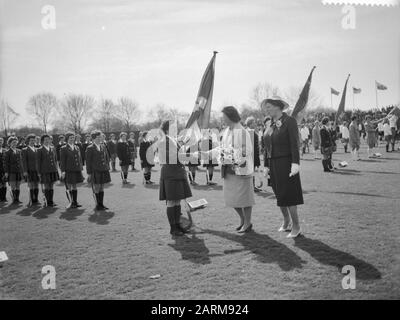 Torneo di hockey World Ladies nel Wagenerstadion di Amstelveen alla presenza Della sua altezza reale Principessa Beatrix Data: 25 aprile 1959 Foto Stock