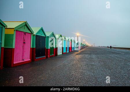 Beach box sul lungomare di Brighton Regno Unito Foto Stock