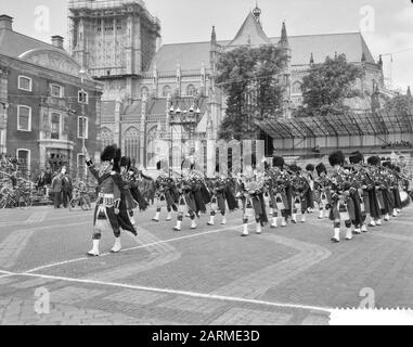 Prove generali per la Tappep NATO ad Arnhem. Schotten marcheren Data: 11 luglio 1960 luogo: Arnhem Parole Chiave: Militare, prove, taptoes Foto Stock