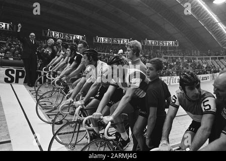 Quarto Amsterdam In bicicletta Per Sei giorni in RAI. Alderman 30.12.y risolve il tiro di partenza Data: 11 Dicembre 1969 Parole Chiave: Ciclismo Nome personale: Utente, A.A. Foto Stock