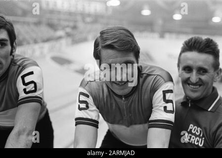 Quarto Amsterdam In Bicicletta Per Sei Giorni In Rai, Peter Post Data: 11 Dicembre 1969 Parole Chiave: Ciclismo Nome Personale: Post, Peter Foto Stock