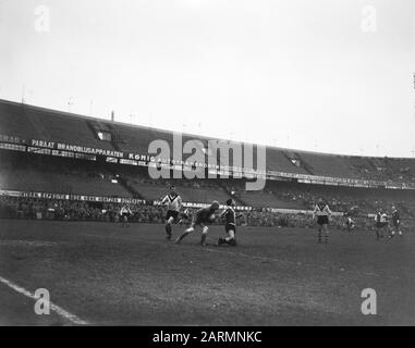 Feyenoord contro VVV. Data del momento del gioco: 10 Dicembre 1961 Parole Chiave: Sport, calcio Nome dell'istituzione: Feyenoord, Ufficio Turistico Foto Stock