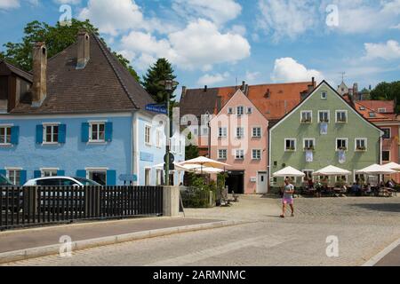 Landsberg am Lech, Germania - 19 luglio 2019; case storiche Colorate a Landsberg am Lech, una città turistica e storica sulla strada romantica Foto Stock