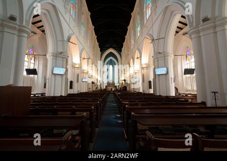 Singapore. Gennaio 2020. Vista interna della Cattedrale Anglicana di Sant'Andrea Foto Stock