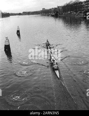 Capo del fiume op de Amstel, panoramica Data: 19 aprile 1964 Località: Amstel, Noord-Holland Foto Stock