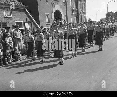 Primo giorno quattro giorni Nijmegen, ragazze Data: 26 Luglio 1955 Località: Nijmegen Parole Chiave: Ragazze, VIEDAY Foto Stock