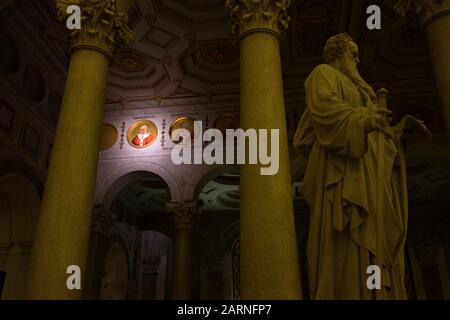 Roma, Italia - 3 gennaio 2020: Mosaico di Papa Francesco nella Basilica di San Paolo Fuori Le Mura, a Roma. Foto Stock