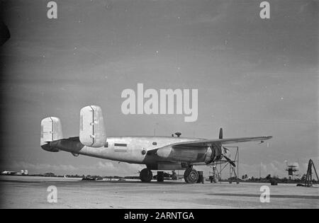 Airbases Sorido Airstrip Biak. Mitchell B-25 bombardiere del 18th Squadron Data: Aprile 1947 Ubicazione: Biak, Indonesia, Indie orientali olandesi, Nuova Guinea Foto Stock