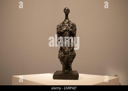 Sotheby's, Londra, Regno Unito. 29 gennaio 2020.Alberto Giacometti, Femme Assise, stima £2.800,000-3.500.000 all'anteprima stampa di Sotheby's Impressionist, Modern & Surrealist Art. Credit: Amer ghazzal/Alamy Live News Foto Stock