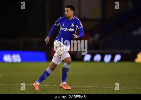 Oldham, INGHILTERRA - GENNAIO 28th Cameron Borthwick-Jackson di Oldham Athletic durante la partita Sky Bet League 2 tra Oldham Athletic e Mansfield Town al Boundary Park, Oldham Martedì 28th Gennaio 2020. (Credit: Eddie Garvey | Mi News) Foto Stock