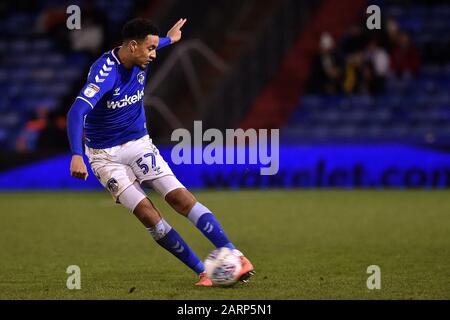 Oldham, INGHILTERRA - GENNAIO 28th Cameron Borthwick-Jackson di Oldham Athletic durante la partita Sky Bet League 2 tra Oldham Athletic e Mansfield Town al Boundary Park, Oldham Martedì 28th Gennaio 2020. (Credit: Eddie Garvey | Mi News) Foto Stock