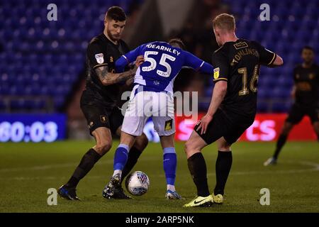 Oldham, INGHILTERRA - GENNAIO 28th Zak Dearnley di Oldham Athletic durante la partita Sky Bet League 2 tra Oldham Athletic e Mansfield Town al Boundary Park, Oldham Martedì 28th Gennaio 2020. (Credit: Eddie Garvey | Mi News) Foto Stock