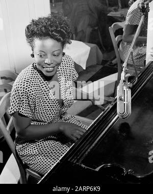 Mary LOU WILLIAMS (1910-1981) musicista jazz americano, circa 1946 Foto Stock