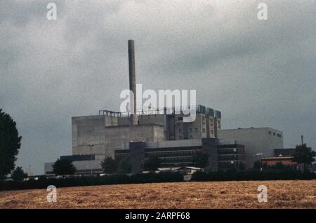 'Deutsch: Kernkraftwerk Kalkar.Nederlands: Collectie / Archief : Fotocollectie Anefo Reportage / Serie : [ onbekend ] Beschrijving : Protest bij nelle kweekreactor Kalkar ( West Duitsland ) de snelle kweekreactor Kalkar Datum : 25 juli 1981 Locatie : Duitsrekrafaam Trekonf : Dijk, Hans van / Anefo Auteursrechthebbende : Nationaal Archief Materiaalsoort : dia (kleur) Nummer archivefinventaris : bekijk toegang 2.24.01.06 Bestanddeelnummer : 253-8573; ' Foto Stock