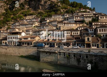 Città di Mille finestre, Berat, Albania Foto Stock